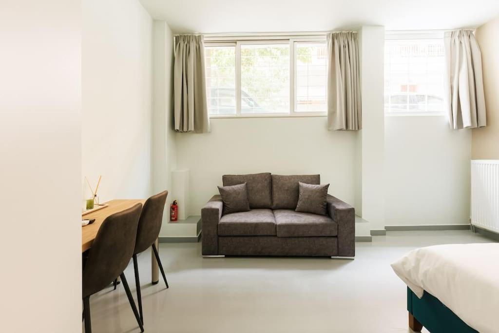 Snug With Shared Garden Iv Apartment *